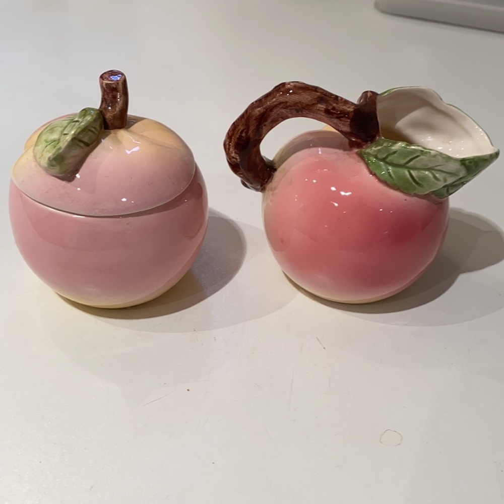 Vintage Apple Sugar and Creamer Set
